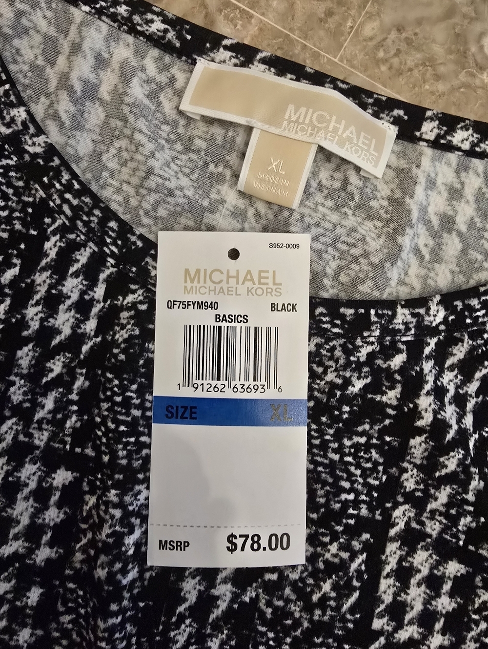 MICHAEL Michael Kors Black and White Houndstooth Shirt With Pleated Cuffs Sz Xl - Picture 2 of 4